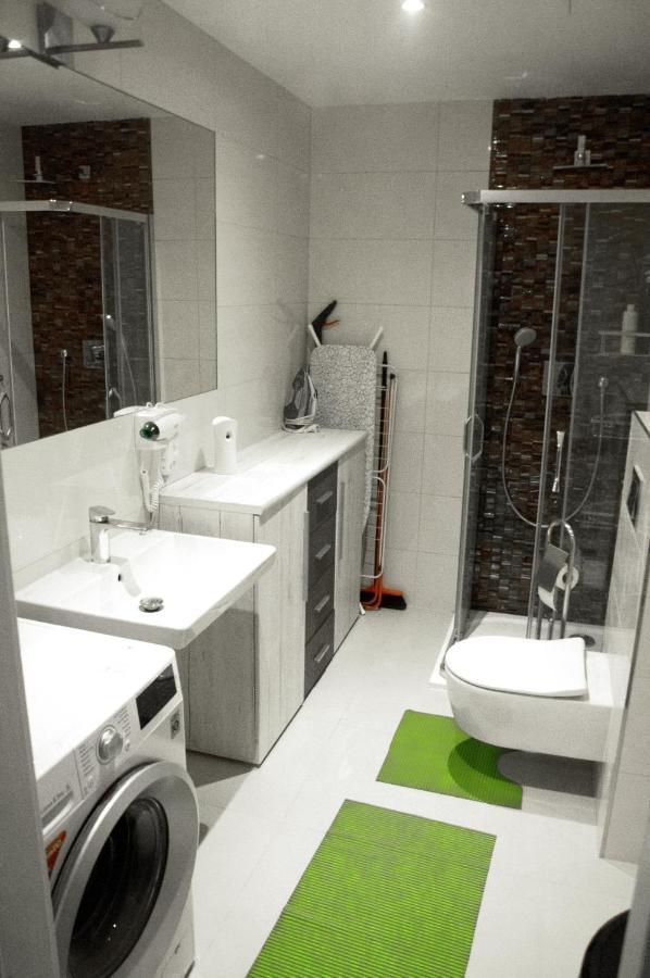 Modern Cozy Apartment In Central ปราก ภายนอก รูปภาพ